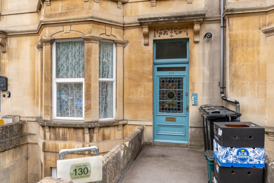 London Road West, Bath