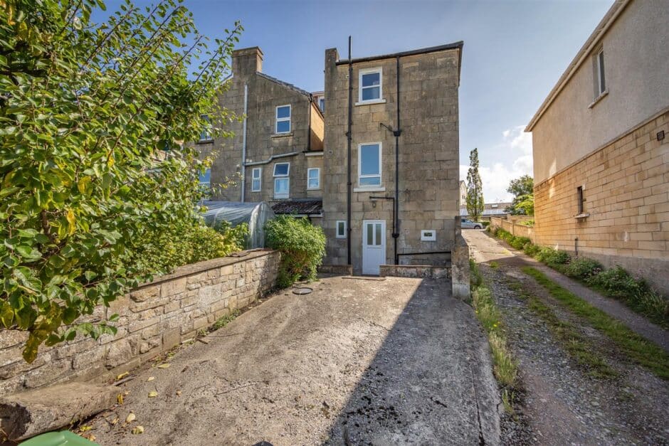 Livingstone Terrace, Junction Road, Bath