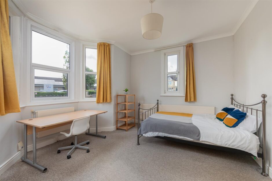 Livingstone Terrace, Junction Road, Bath