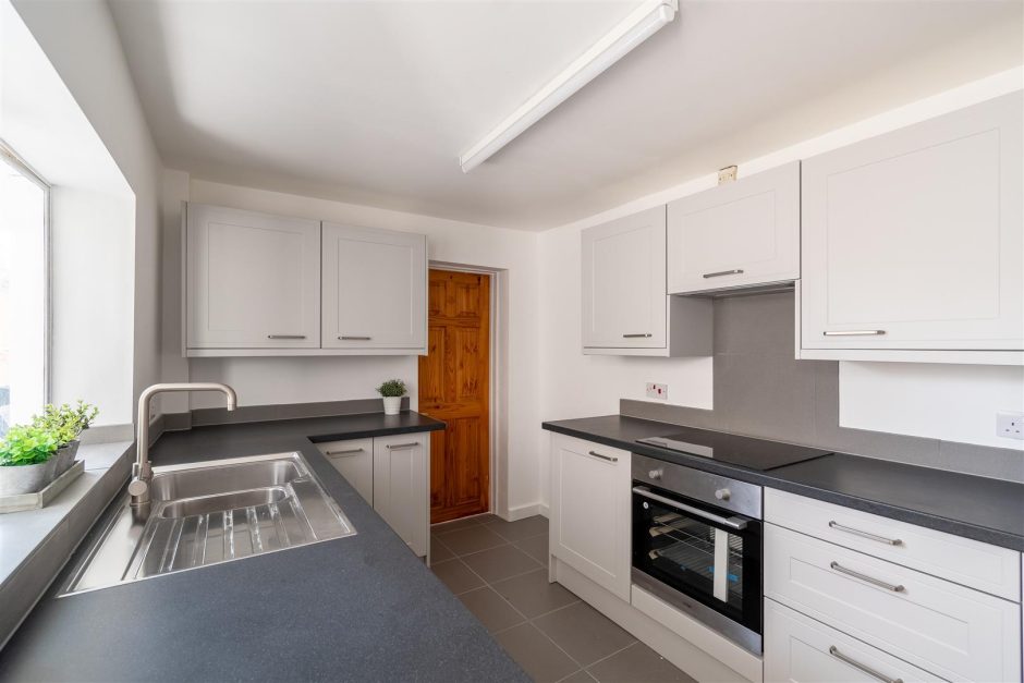 Coronation Avenue, Bath