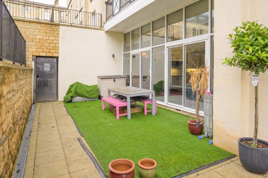 Victoria Bridge Road, Bath