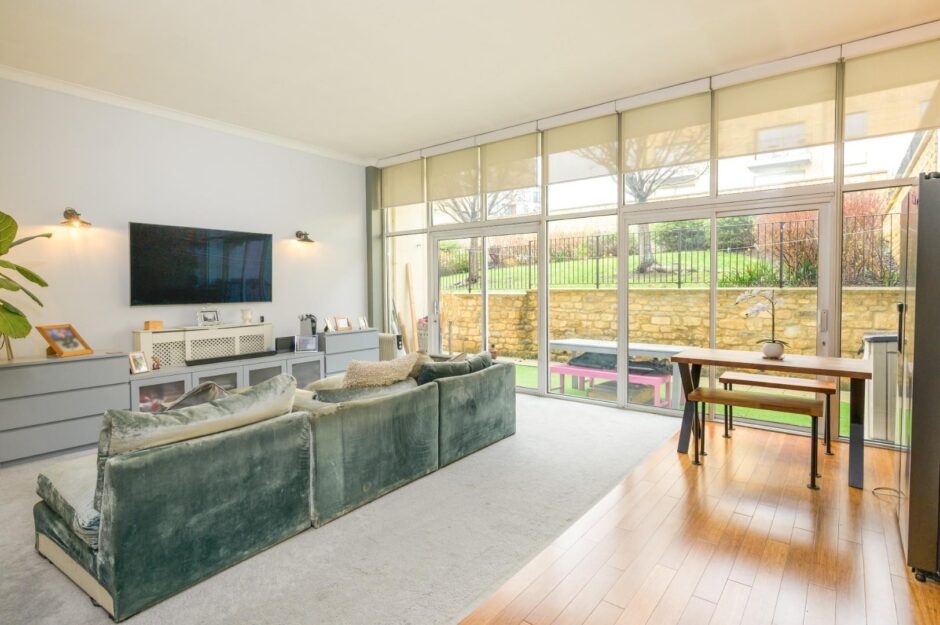 Victoria Bridge Road, Bath