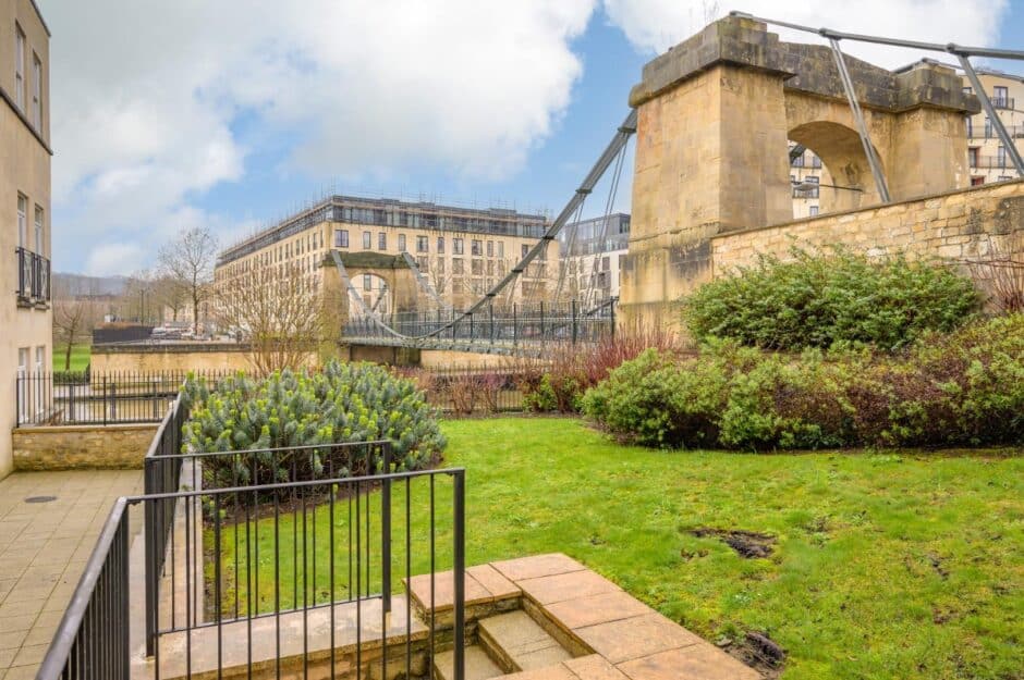 Victoria Bridge Road, Bath