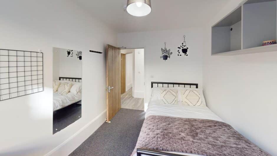 F1, 6 Piccadilly Place