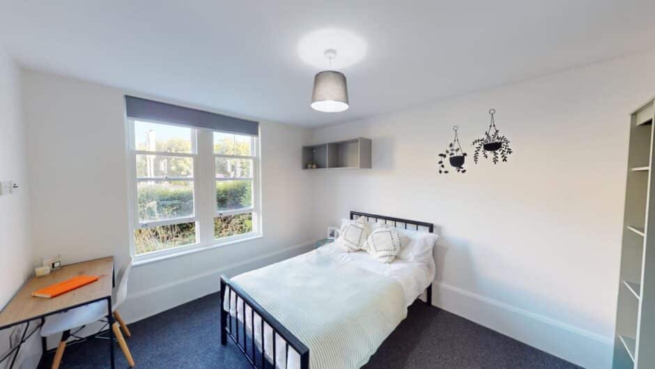 F1, 6 Piccadilly Place