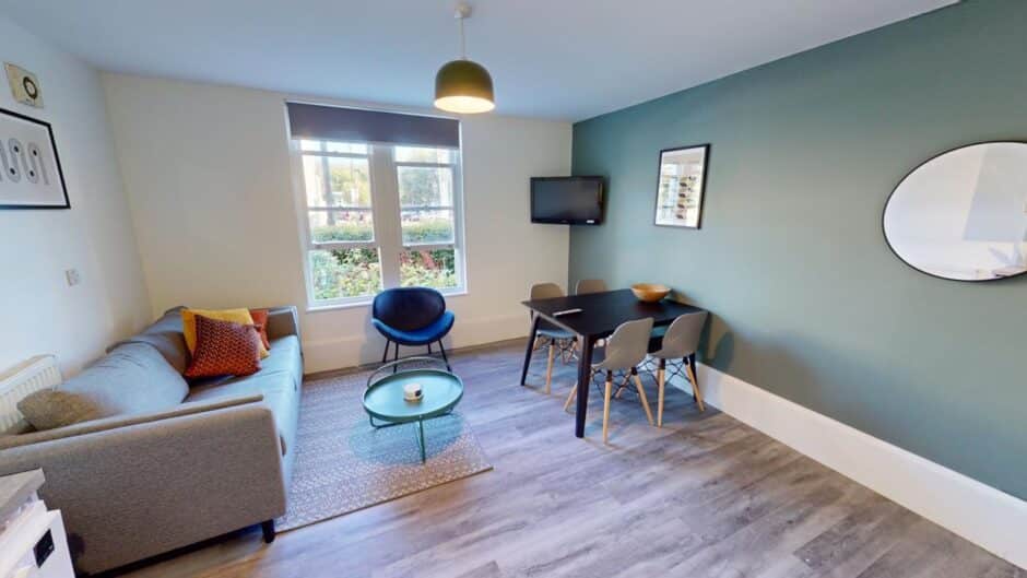 F1, 6 Piccadilly Place