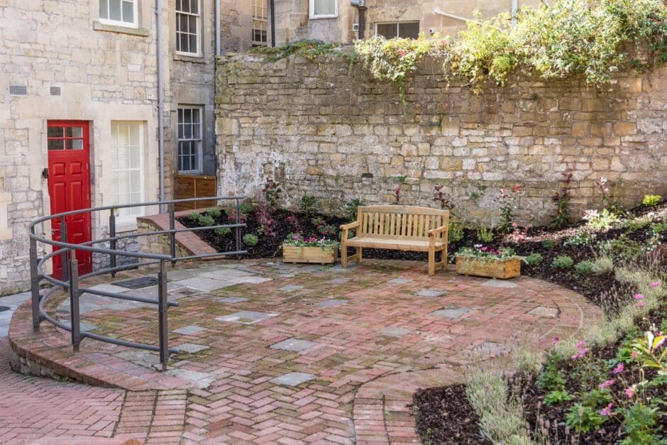 Long Acre, Bath