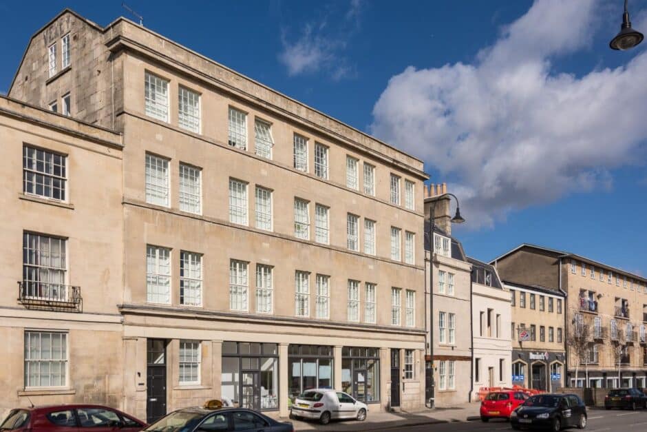 Long Acre, Bath